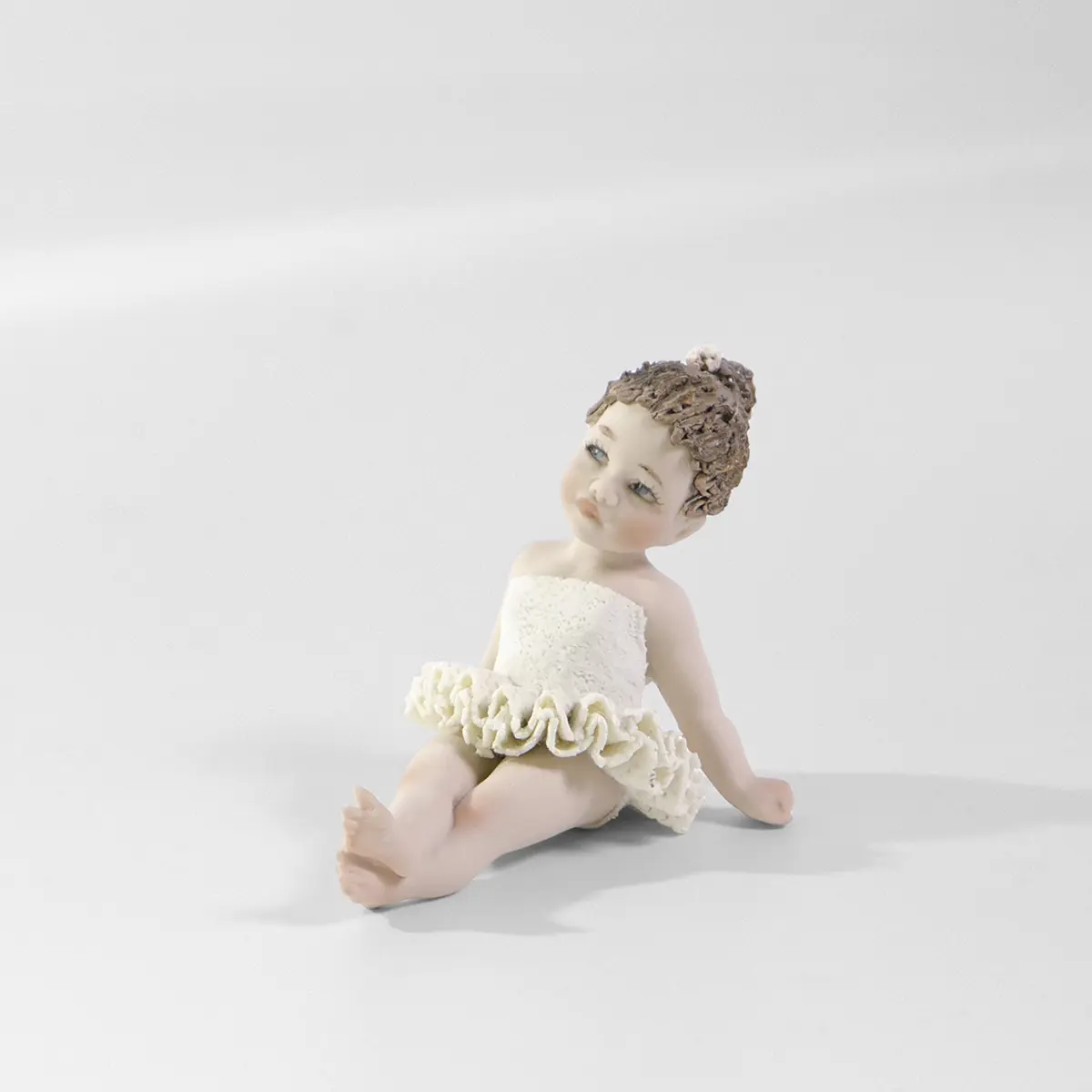 Statua in porcellana di ballerina in tutù