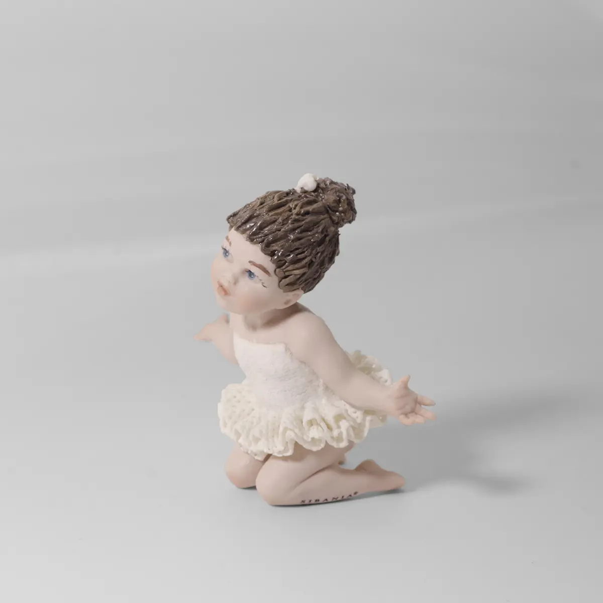 Statua in porcellana di ballerina in tutù