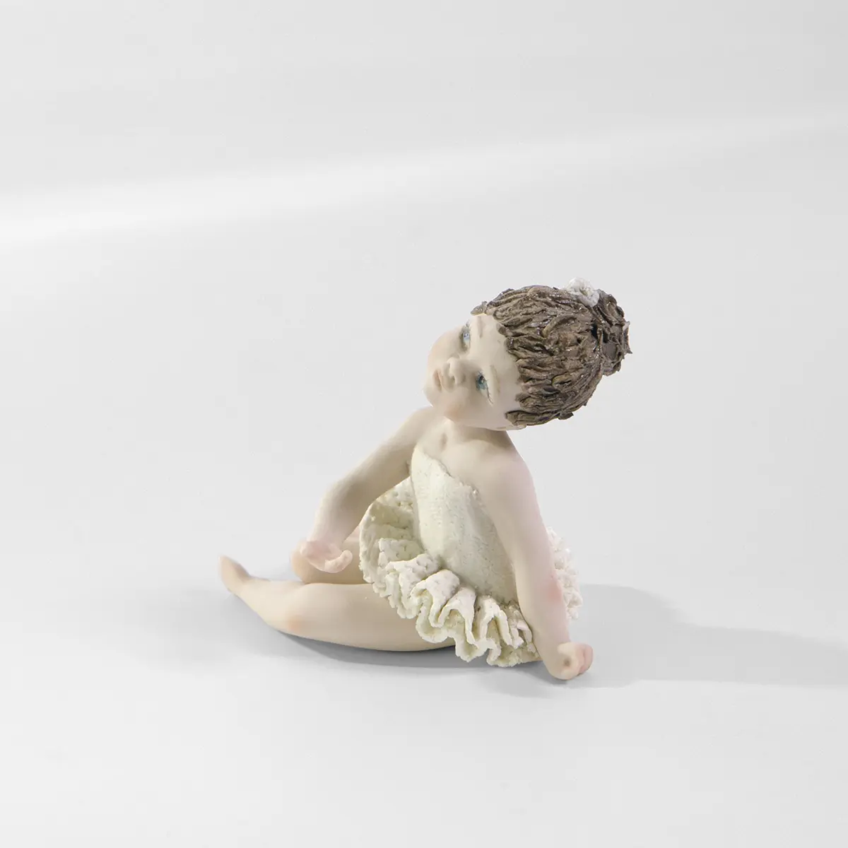 Statua in porcellana di ballerina in tutù